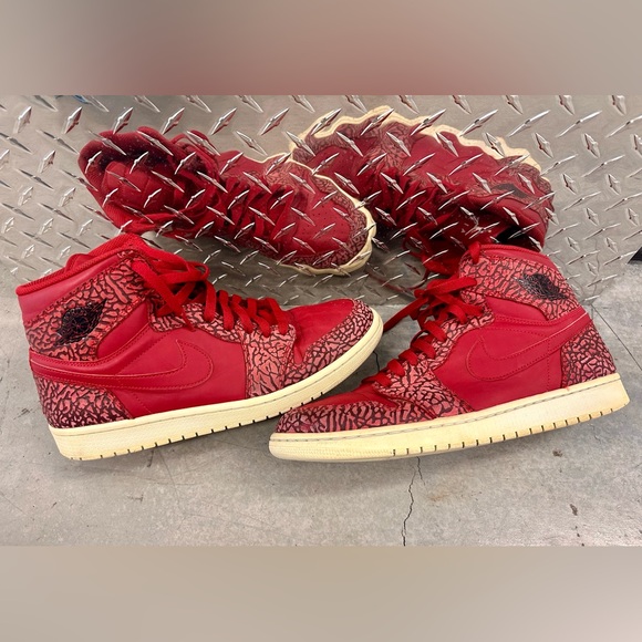 Nike Air Jordan Retro Hi Mens Size 11 US 839115-600 Red Elephant